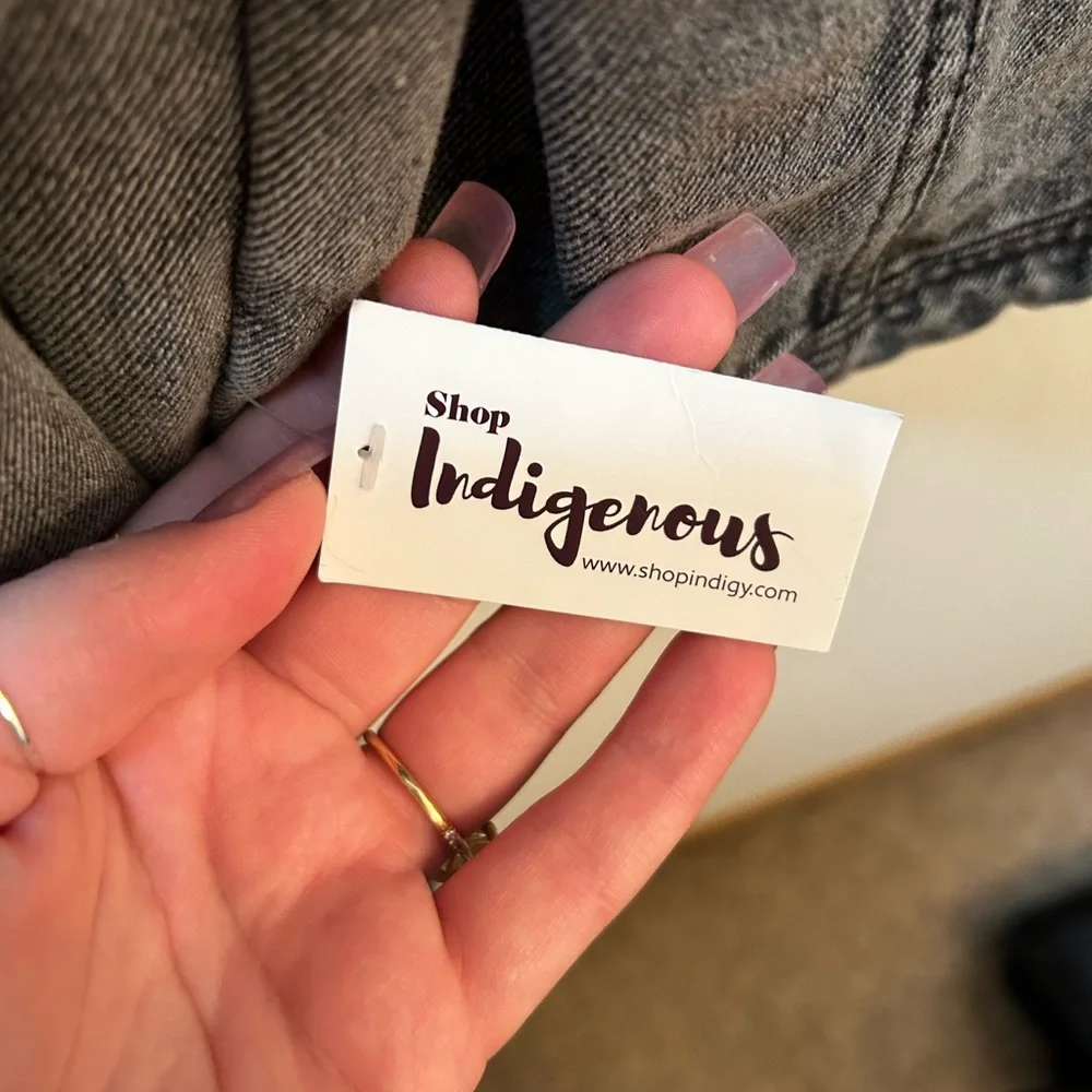 Ashley Vintage Charm Cropped Jean Jacket - Picture 3 of 4